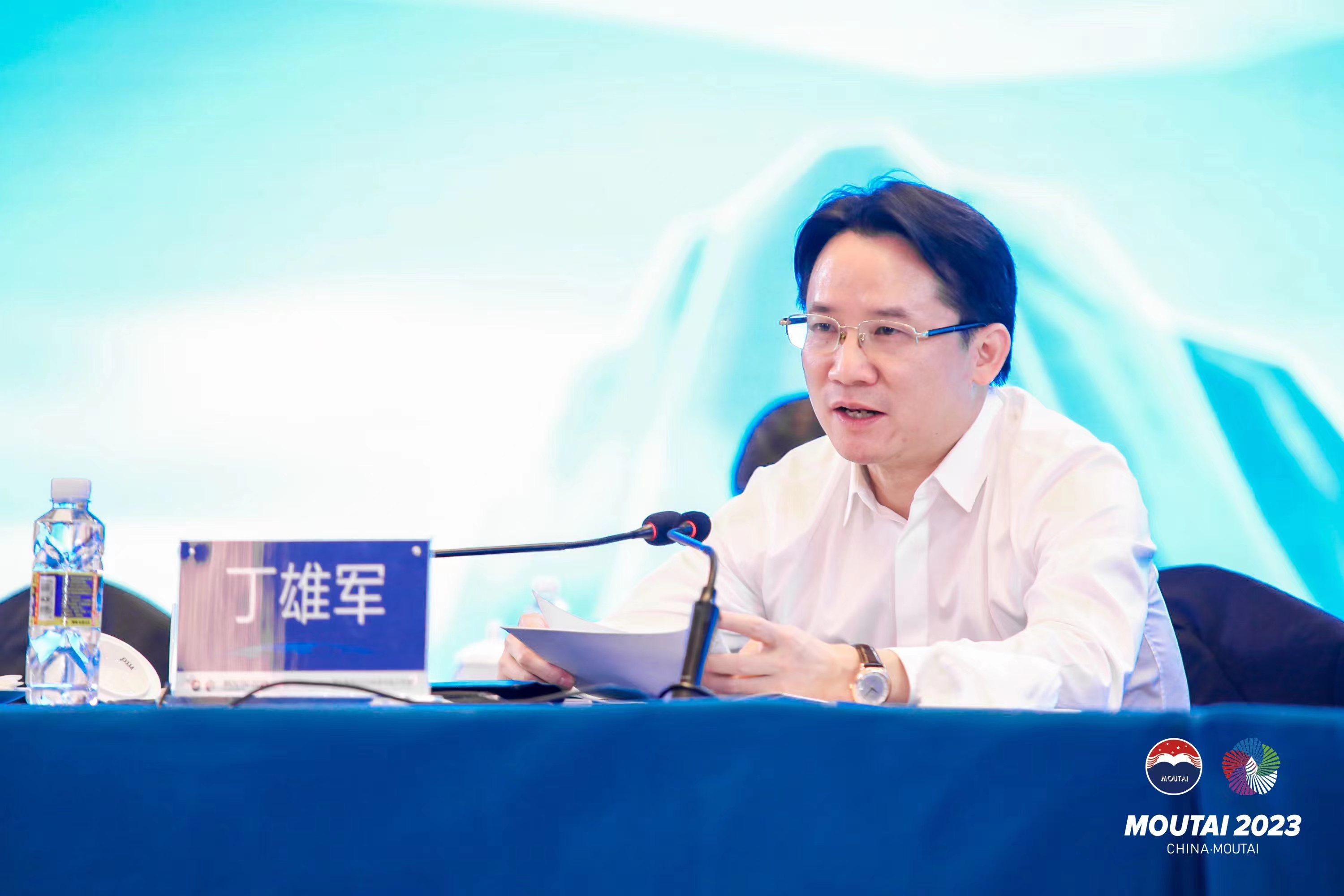 茅臺史上最大規(guī)模市場會議釋放后千億信號：以“美”為戰(zhàn)略開啟開啟集團一盤棋大市場生態(tài)元年